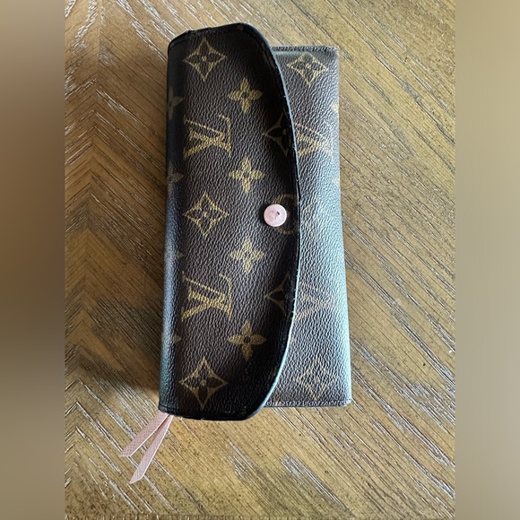 $575 LV Emillie Long Wallet Pink Snap Only Owner 💎Authentic - Picture 3 of 16